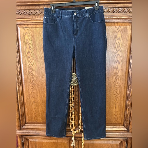 Chico's Fabulously Slimming Straight leg Jeans Size 2=12 - Picture 1 of 4